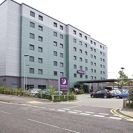 Premier Inn London Elstree / Борхамуд Екстериор снимка