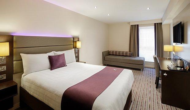 Premier Inn London Elstree / Борхамуд Екстериор снимка