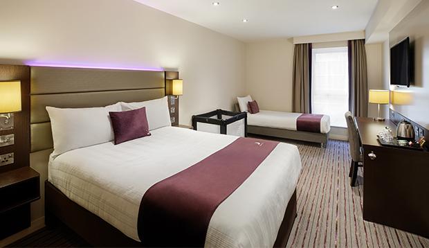 Premier Inn London Elstree / Борхамуд Екстериор снимка