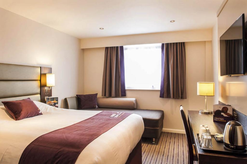 Premier Inn London Elstree / Борхамуд Екстериор снимка