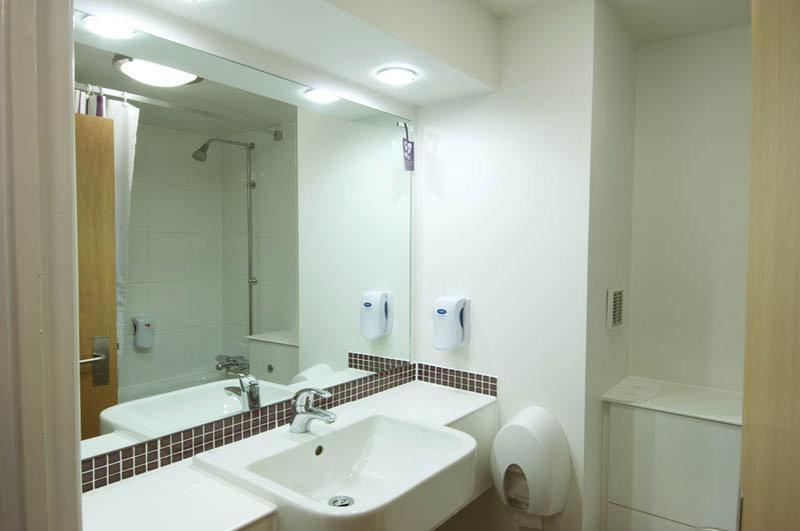 Premier Inn London Elstree / Борхамуд Екстериор снимка