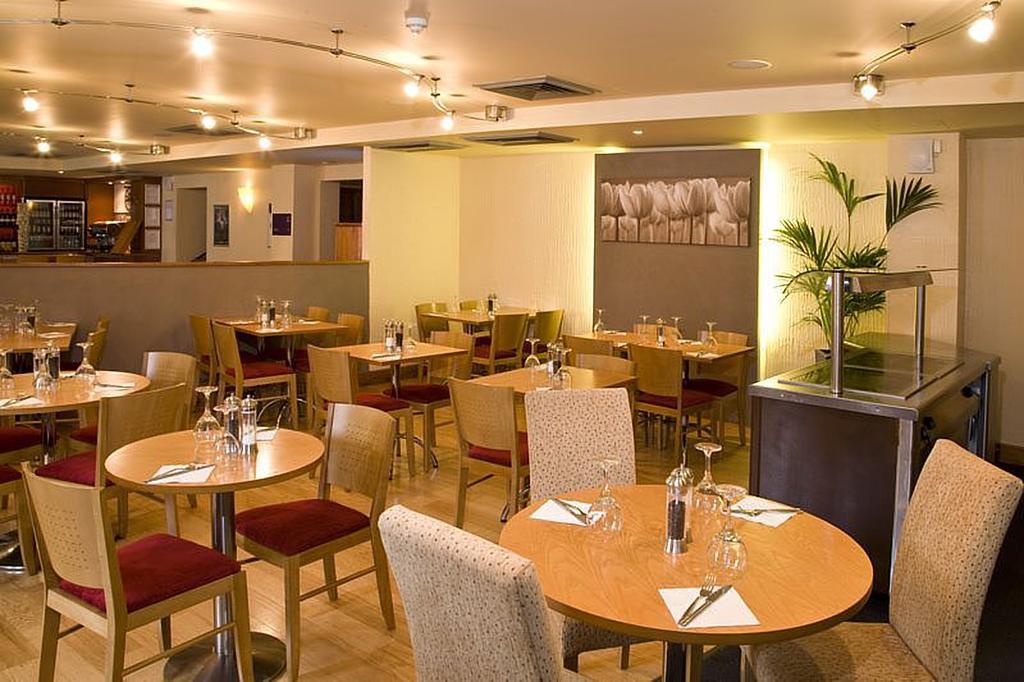 Premier Inn London Elstree / Борхамуд Екстериор снимка