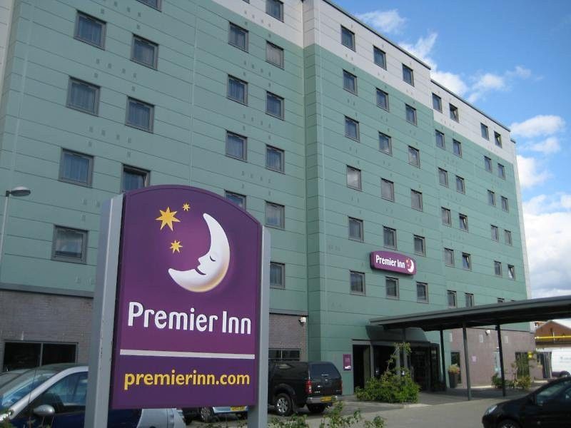 Premier Inn London Elstree / Борхамуд Екстериор снимка